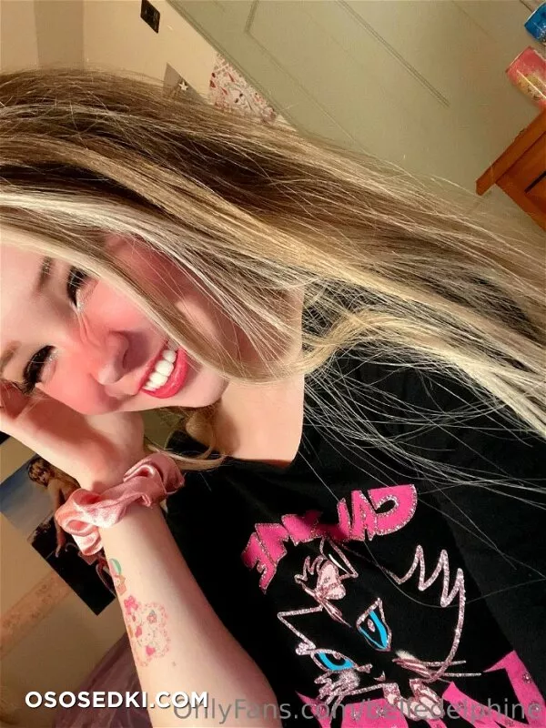 Belle Delphine Nude Nostalgia Quest - 5