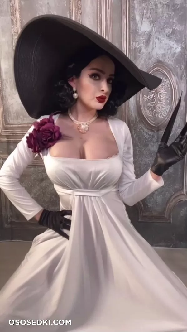 Kristen Lanae - Lady Dimitrescu - 2