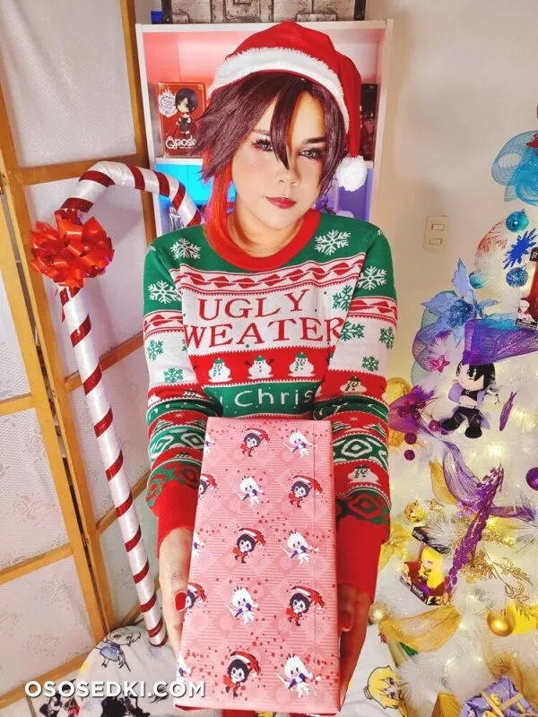 Ruby Rose Christmas - 5