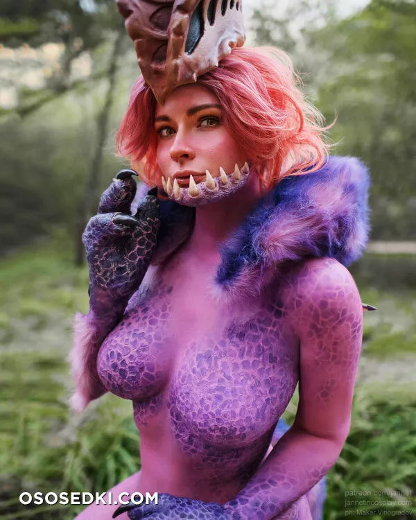 Jannet In cosplay - Anjanath - 3