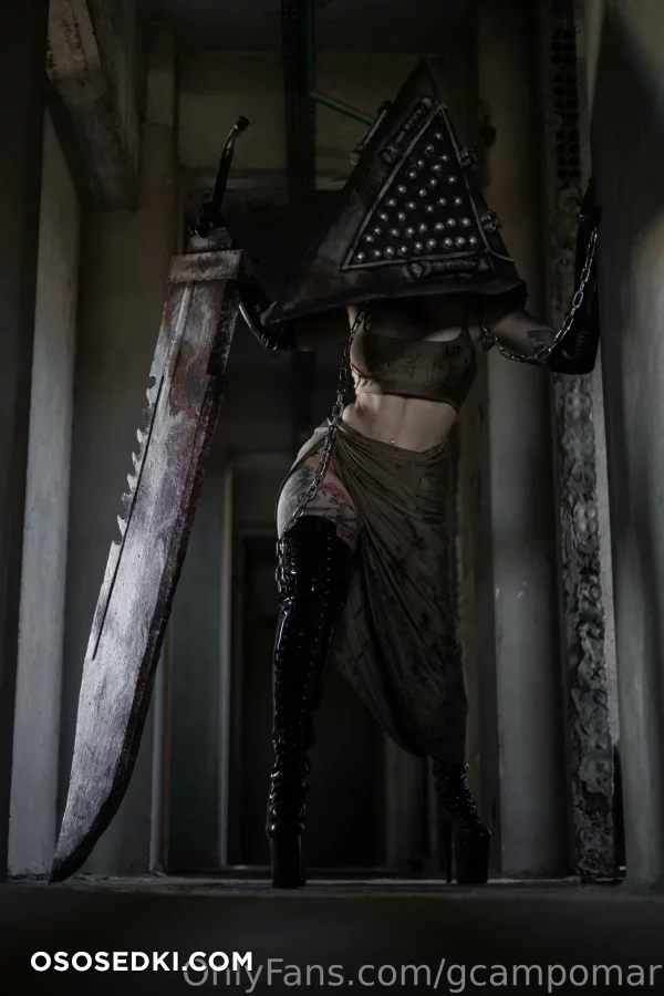 Giovanna Campomar - Pyramid Head - Silent Hill - 3