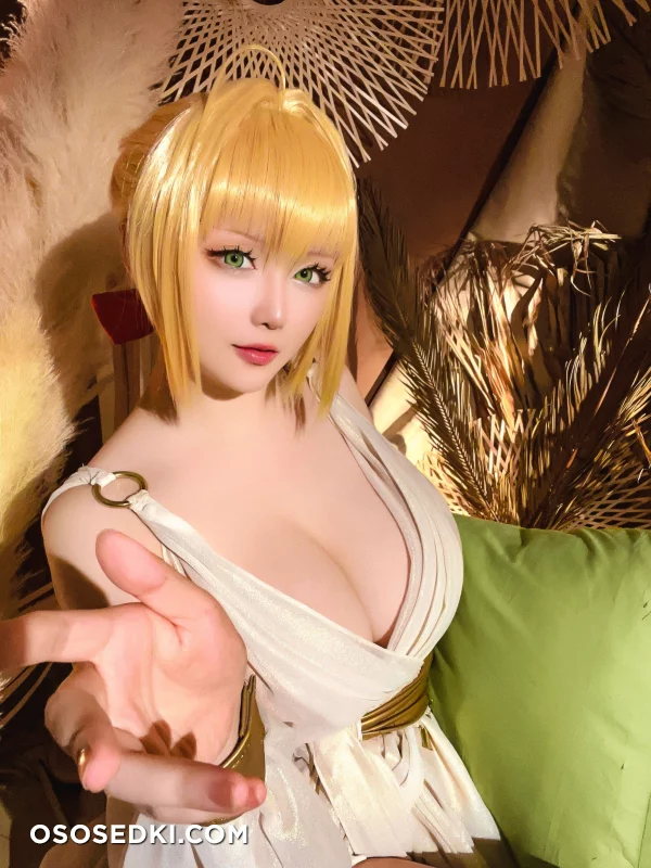 HornyCos - Blonde Beauty Showing Her Legs (Patreon) - 2