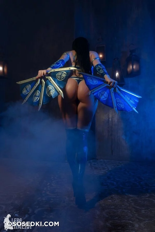 Kitana- Mortal Kombat - 2