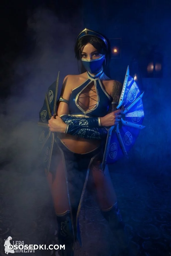 Kitana- Mortal Kombat - 5