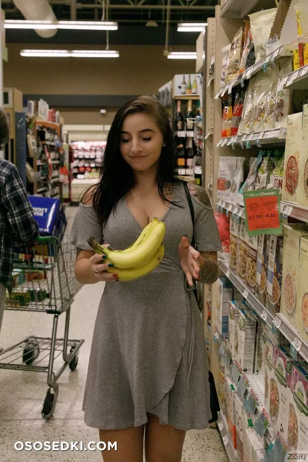Sasha Apex Going Publix - 2