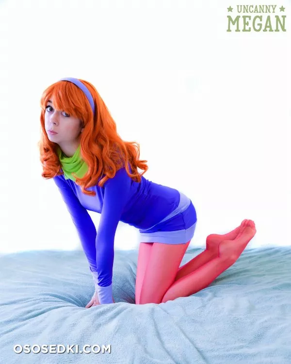 Uncanny Megan. Daphne Blake. Scooby-Doo. Pink Tights - 3