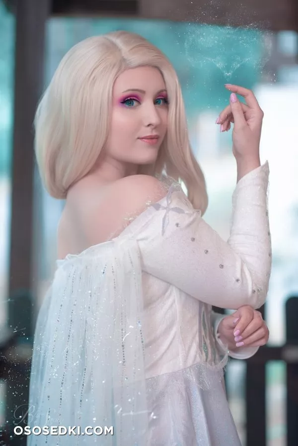 Blue Snow. Elsa. Frosen. Disney - 5
