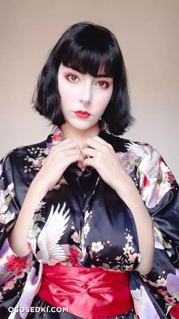 Alinorac. Black Kimono - 2