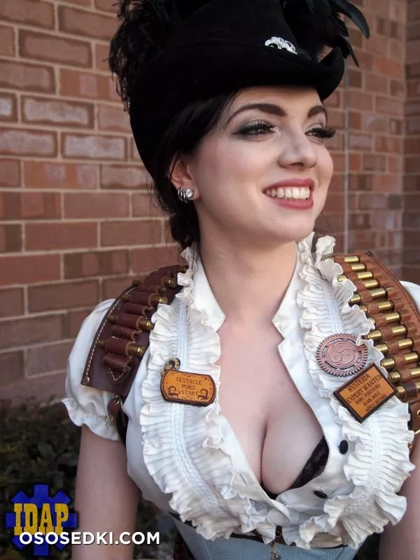 Ms Sarah Hunter / Lady Clankington - 3