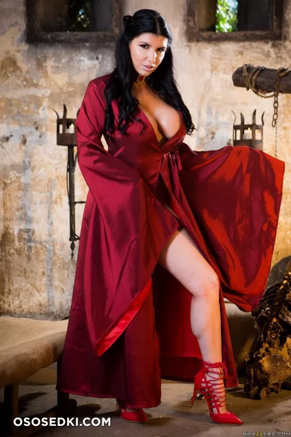 Romi Rain | Game of Thrones | Melisandre - 5