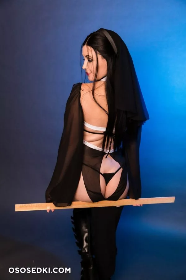 Ḿęĝ Тuŕńęẏ | Nun - 5