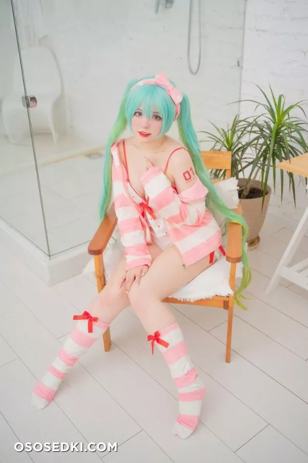 Saya Scarlet | Vocaloid | Hatsune Miku - 2