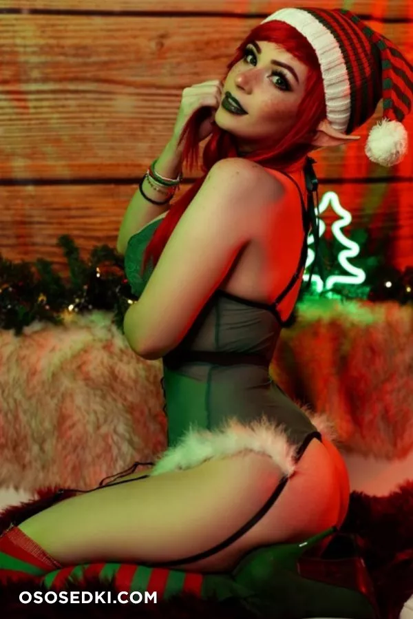 Danielle Beaulieu _ Christmas Elf - 4