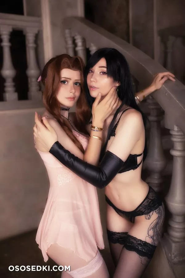 [50] Final Fantasy - Aerith and Tifa - 3