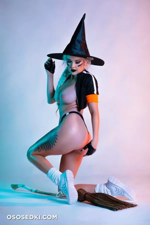 Darshelle Stevens Sport Witch - 5