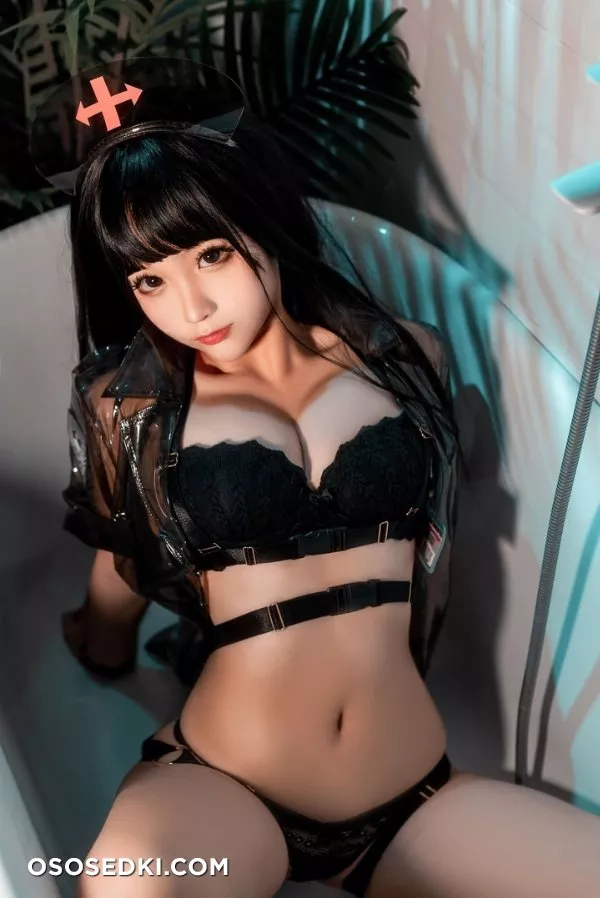 Black and white nurse - chunmomo - 3
