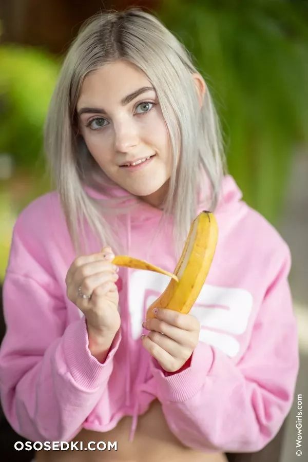 Eva Elfie - Banana Time by WowGirls - 2