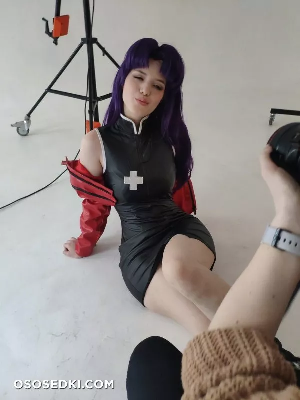 Lada Lyumos - Misato Katsuragi - 3