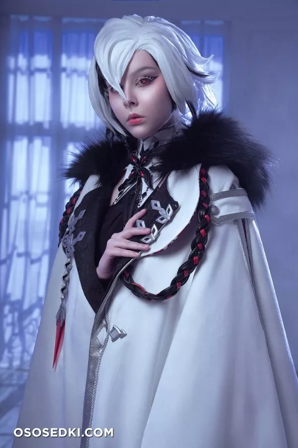 Arlecchino genshin impact cosplay by Disharmonica - 5