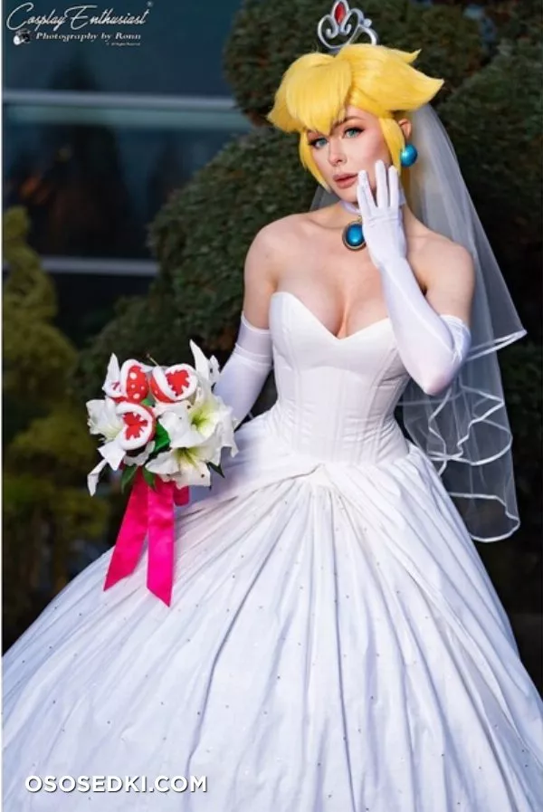 Jenna Lynn Meowri | Princess Peach - 2