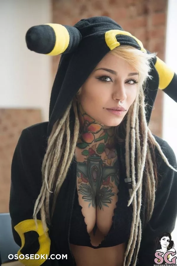Geek Girl  by fishball_sg - 2