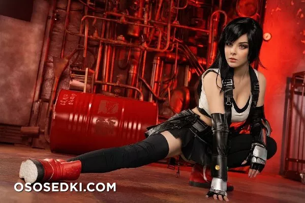 Helly Valentine. Tifa Lockhart. Final Fantasy - 4