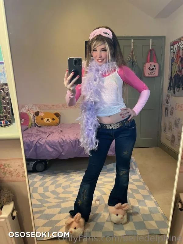 Belle Delphine Feather Boa  - 2