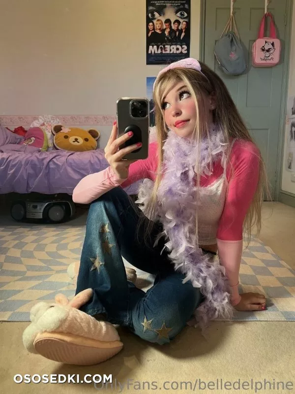 Belle Delphine Feather Boa  - 4