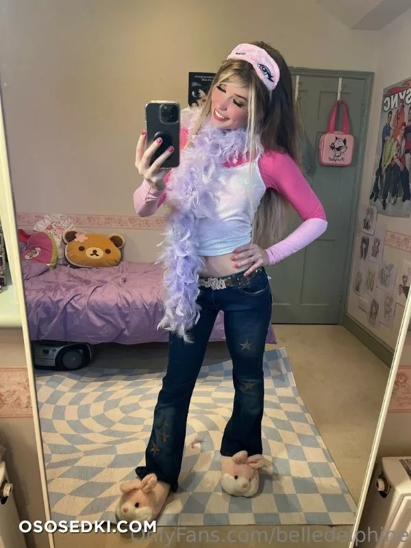 Belle Delphine Feather Boa  - 5