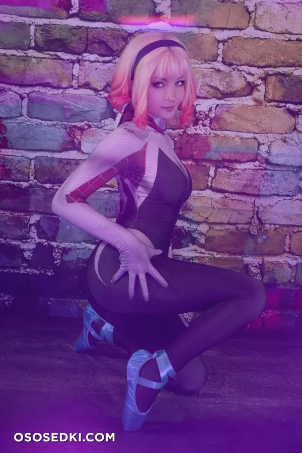 Gwen Stacy by ShiroKitsune - 3