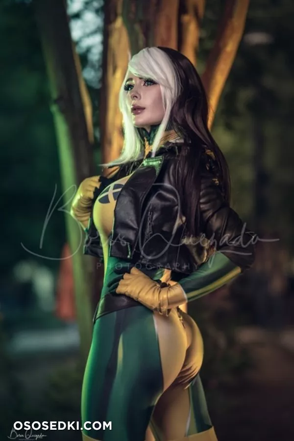 Jenna Lynn Meowri - 4