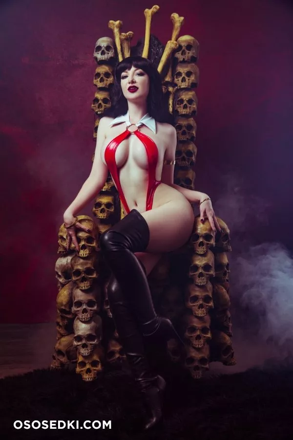 Ashlynne Dae | Vampirella - 3