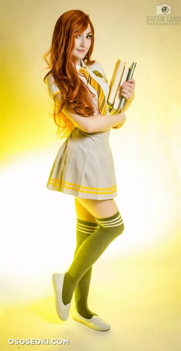 Luxlo cosplay - Hufflepuff Student (Harry Potter) patreon cospla - 5