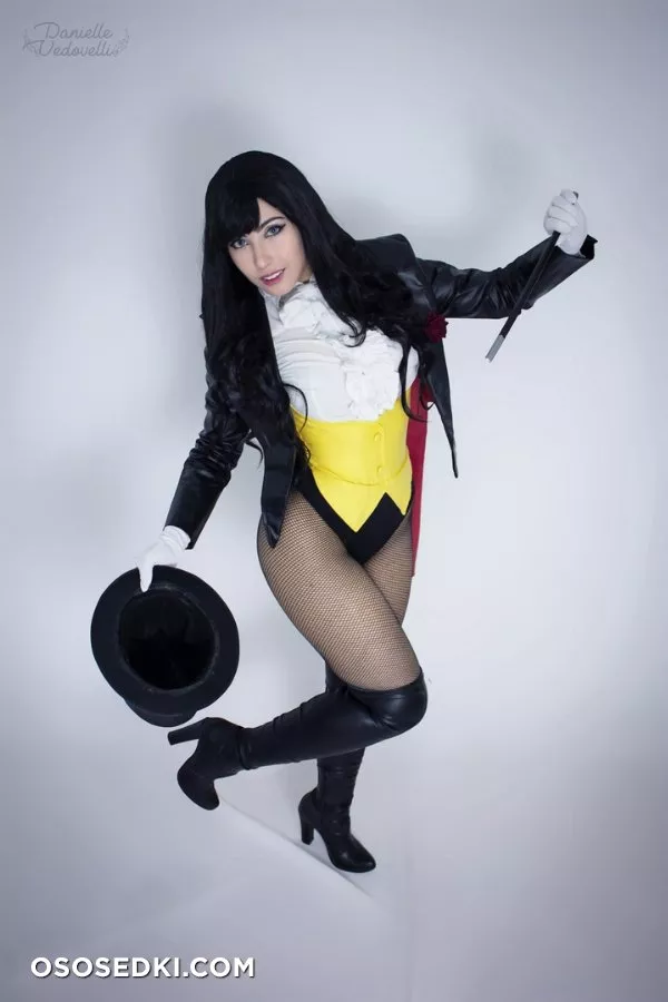 Danielle Vedovelli - Zatanna erotic cosplay set - 2