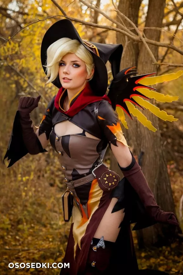 Meggii cosplay - Witch Mercy patreon cosplay set - 3