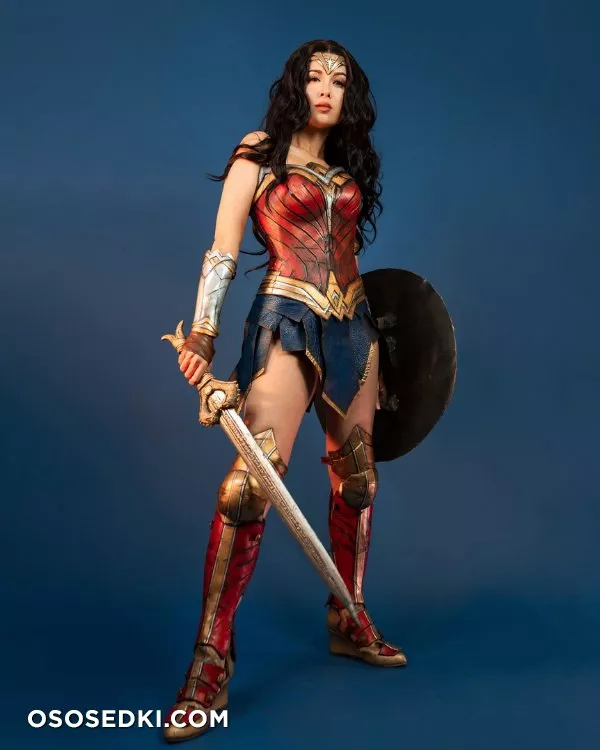 Hendoart - Wonder Woman patreon cosplay set - 4