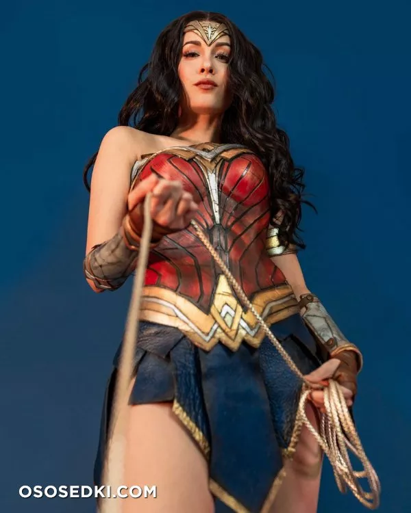 Hendoart - Wonder Woman patreon cosplay set - 5