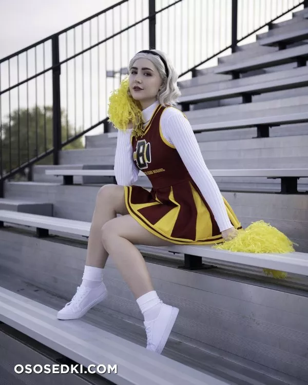 Luxlo cosplay - Cheer Sabrina patreon set - 2
