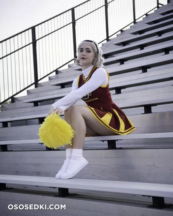 Luxlo cosplay - Cheer Sabrina patreon set - 3