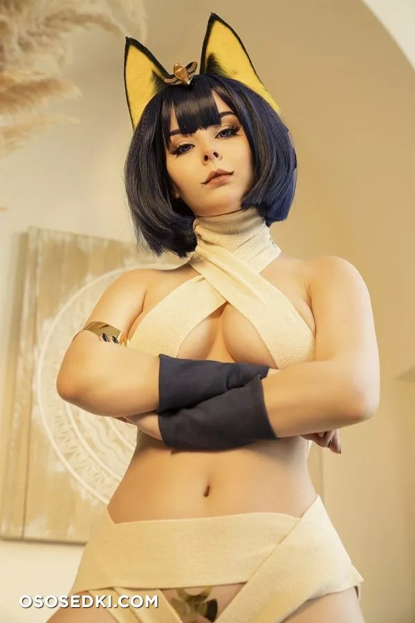 Helly Valentine - 4
