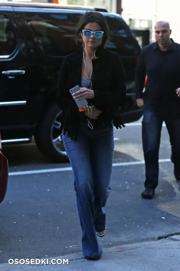 Селена Гомес (Selena Gomez) в Нью-Йорке 2/5/15 - 5