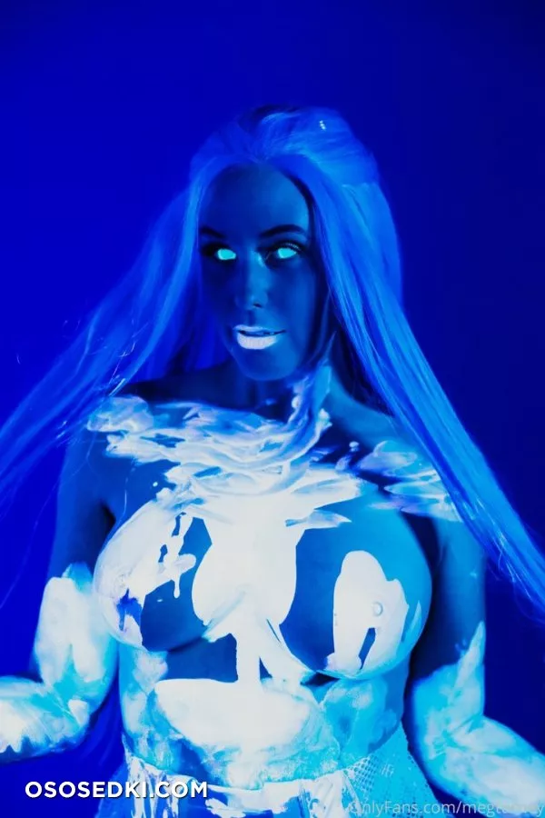 Meg Turney Nuka Cola Quantum Girl Cosplay - 2
