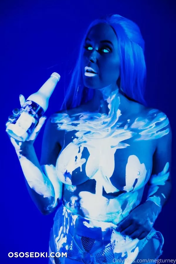 Meg Turney Nuka Cola Quantum Girl Cosplay - 5