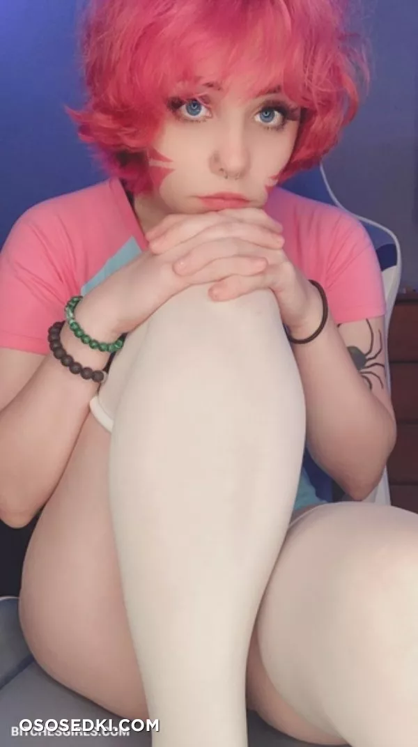 bunni3.png Tiktoker's Nudes - Pussy Slip - 2