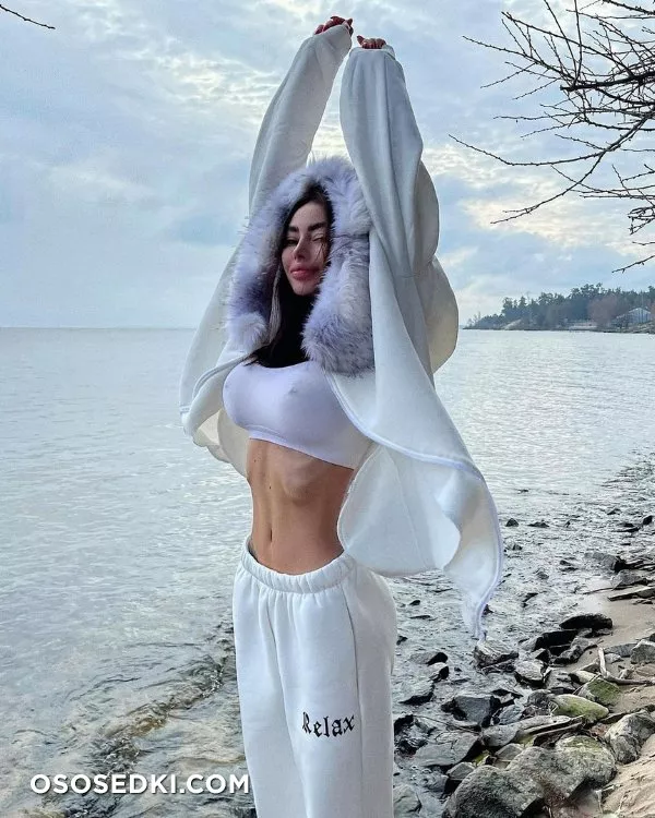 Alena Omovych - 5