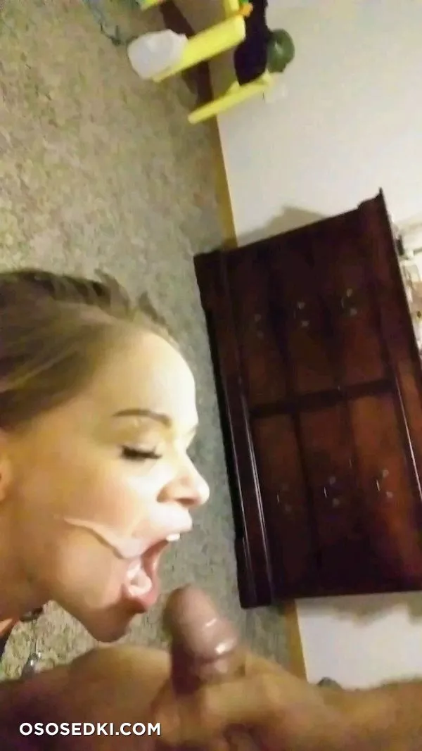 Slut in her 30 e.o. deepthroats dick - 2